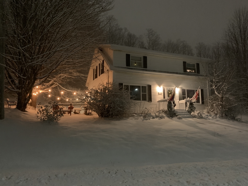 720 LaHave St. min